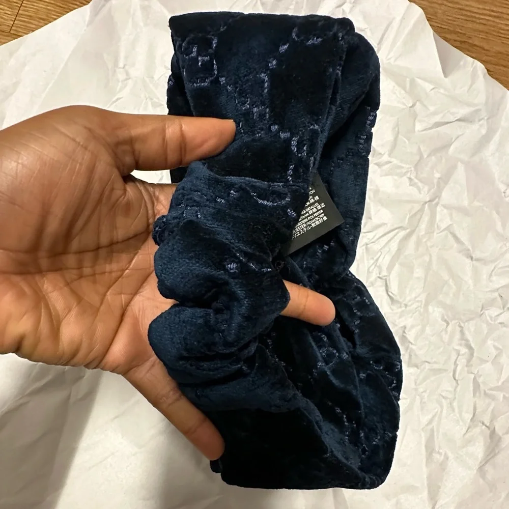 Gucci GG Velvet Headband - Picture 10 of 16